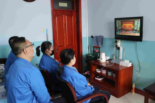 ͼΪ���ٶ���ְ���տ�ʮ���������˴����ξۻ�����ݼұ��